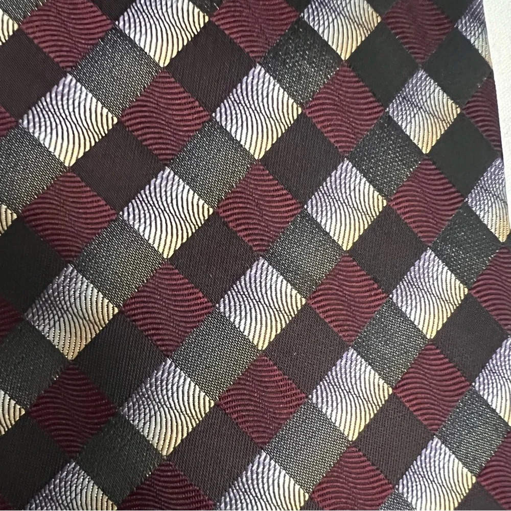 Alexander Julian Handmade Men’s Designer Tie‎ Burgundy Gray Checkered Necktie